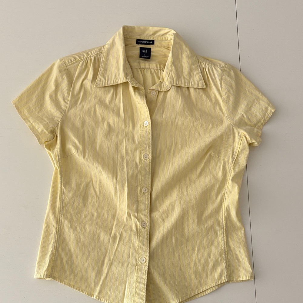 GAP Light Yellow Short Sleeve Shirt